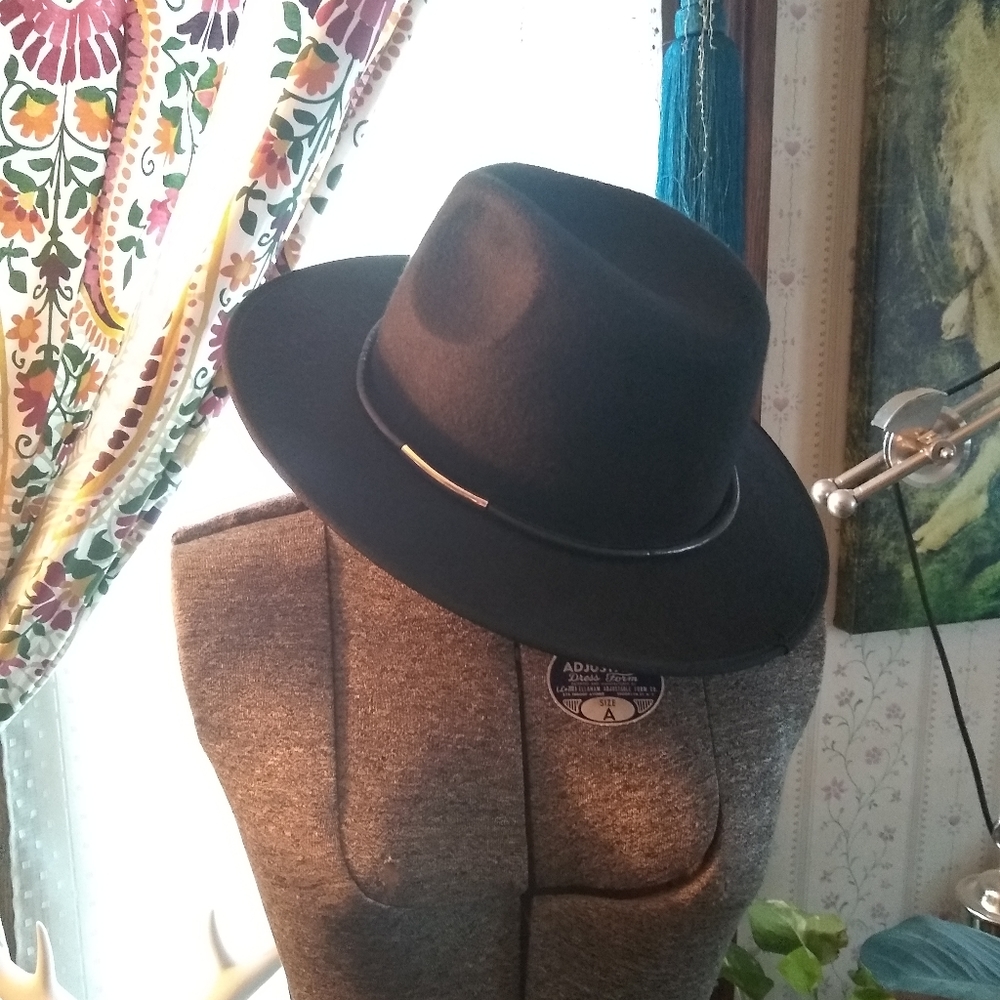 Silence+Noise black felt brimmed hat